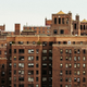 Imagen para el artículo titulado Hay un apartamento en el centro de Nueva York que lleva más de 40 años acumulando toneladas de tierra